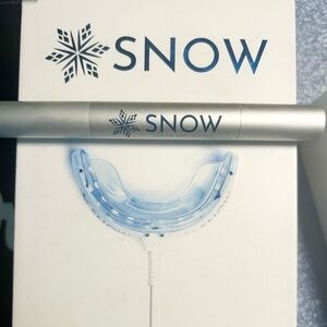 Snow teeth whitener